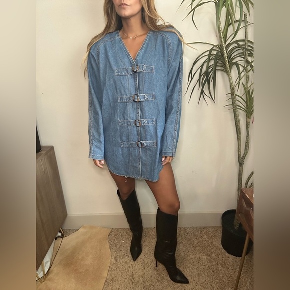 Western denim dress tortoise buckle detail with shoulder pads Large - Picture 2 of 10